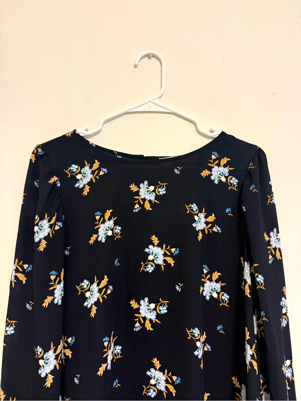 2/$30 LOFT Navy Blue Floral Long Sleeve Blouse Size Medium Puff Sleeve Boho Top